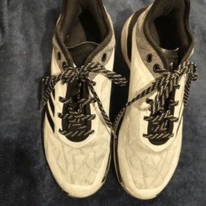 Adidas 6.5 youth white and gray shoes